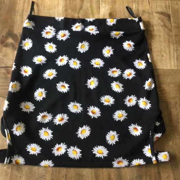 Tic Tok Daisy Print pull on skirt - Picture 6 of 6